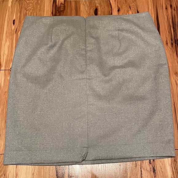 Silver Banana Republic Skirt - Picture 6 of 8
